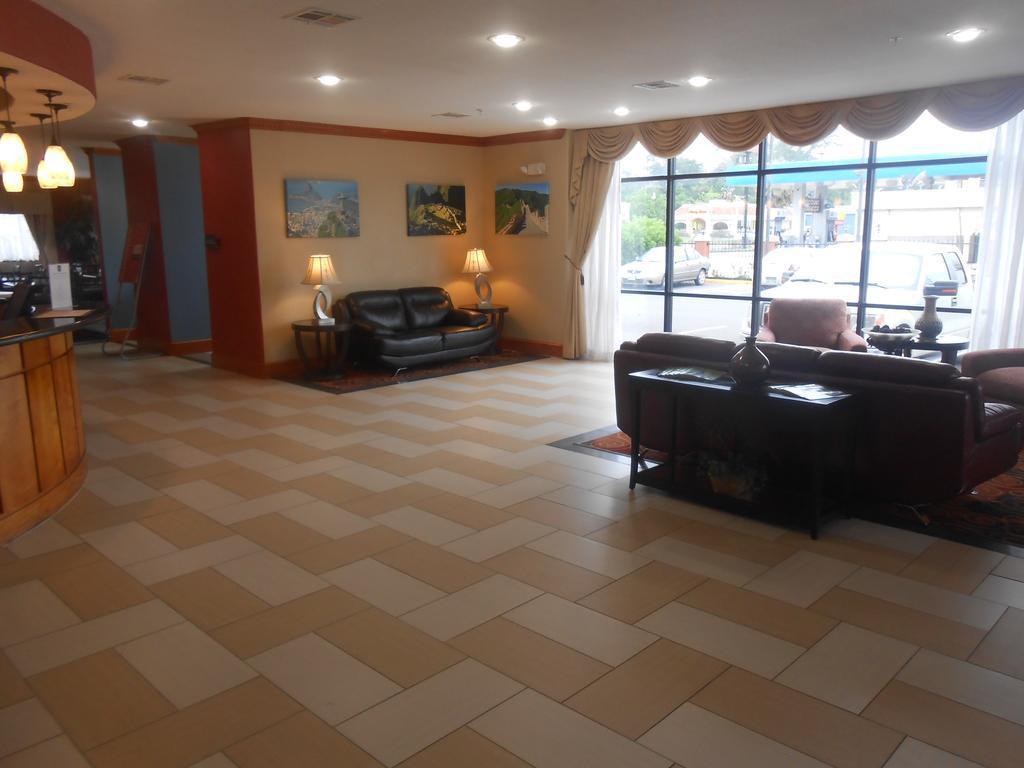 Comfort Suites Лейк Чарльз Экстерьер фото