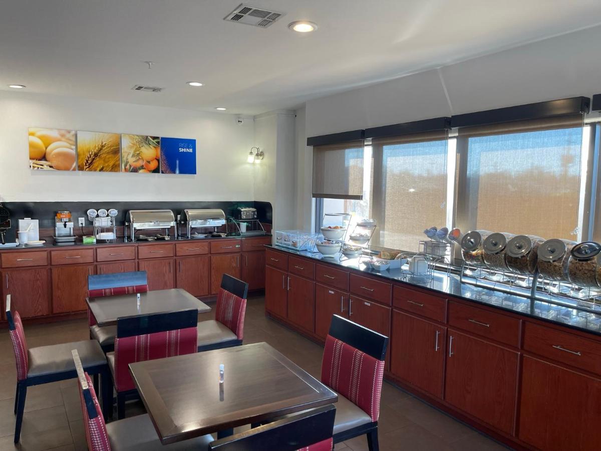 Comfort Suites Лейк Чарльз Экстерьер фото