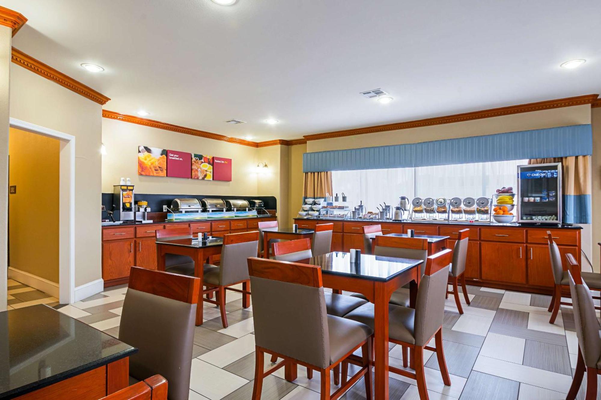 Comfort Suites Лейк Чарльз Экстерьер фото